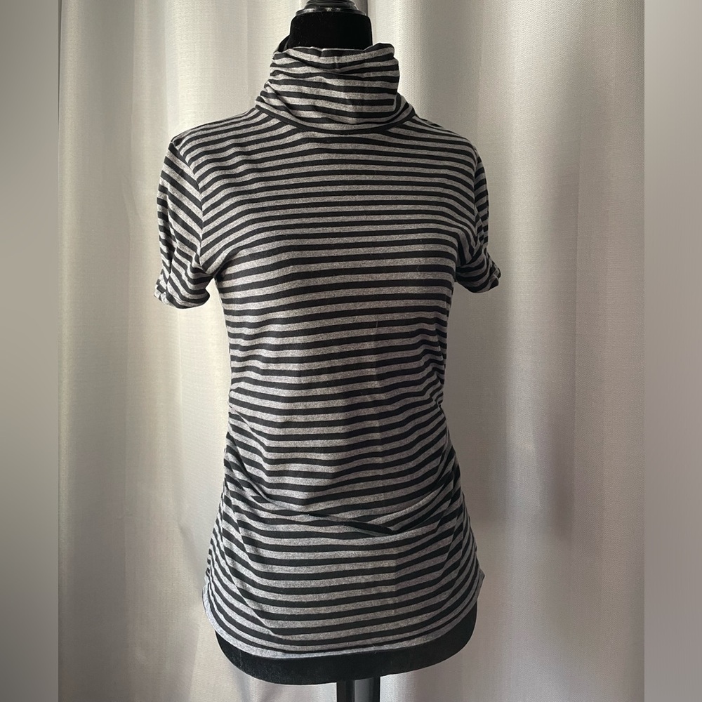 Kenneth Cole Reaction black and grey striped ruched top size Small